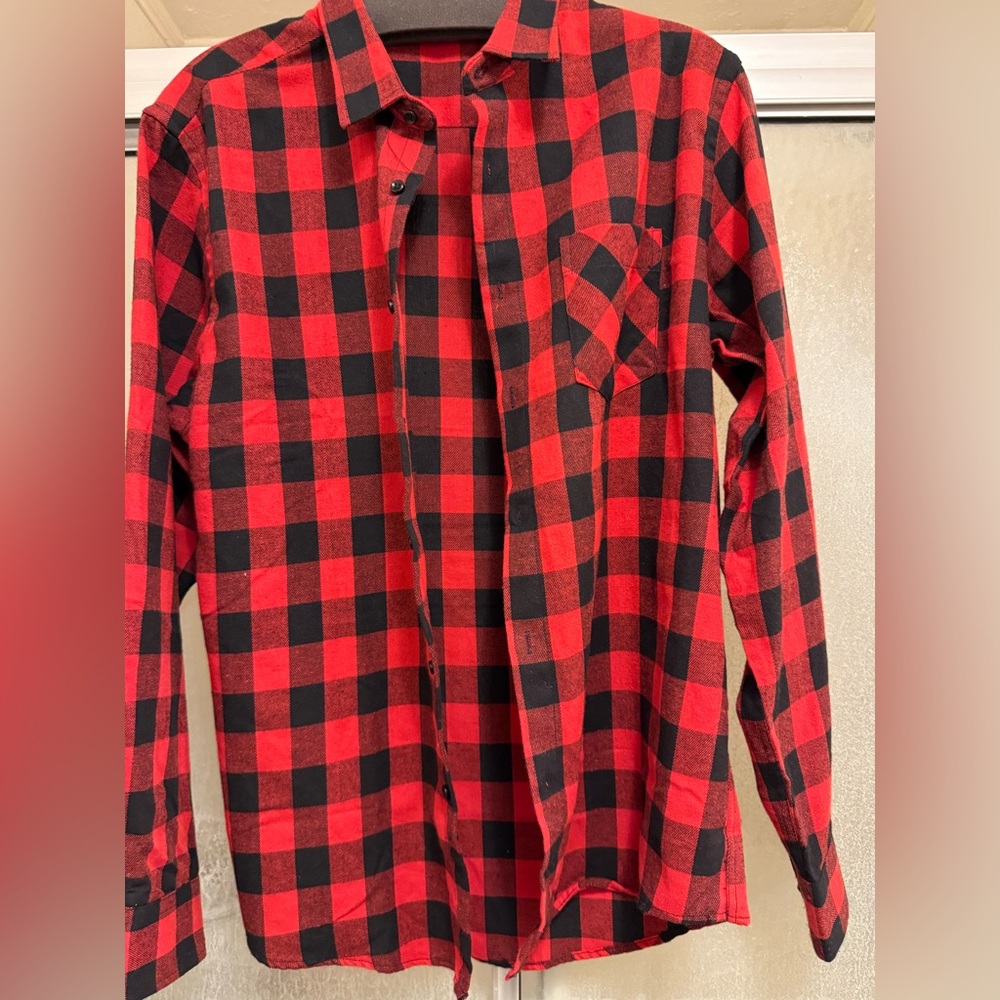 NWOT Red and Black Checkered Men's Shirt